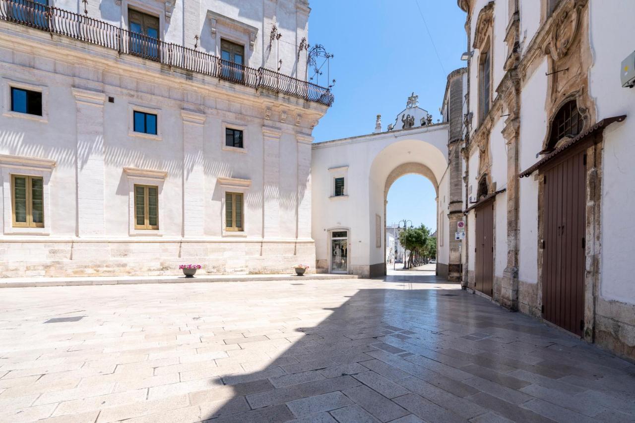 Vico II Terrace Apartment A Step From Piazza Roma Martina Franca Buitenkant foto